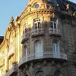 Edificio El Moderno, 1.902 *
