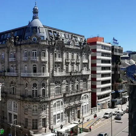 Edificio El Moderno, 1.902 Daire Vigo