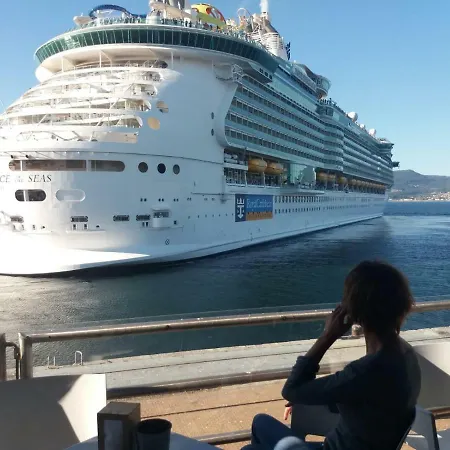 Edificio El Moderno, 1.902 *