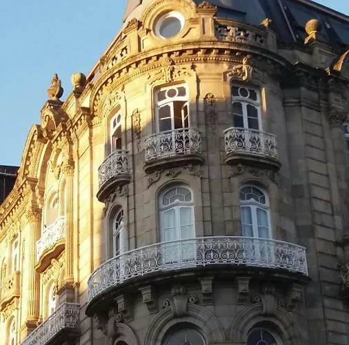 Edificio El Moderno, 1.902 *