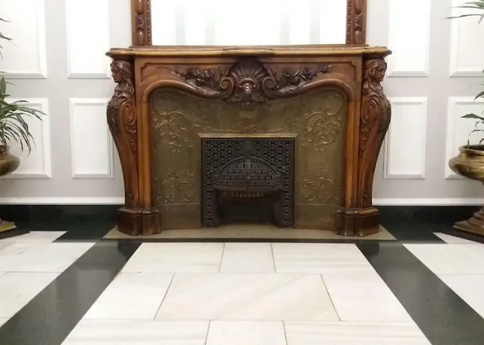 Edificio El Moderno, 1.902 *