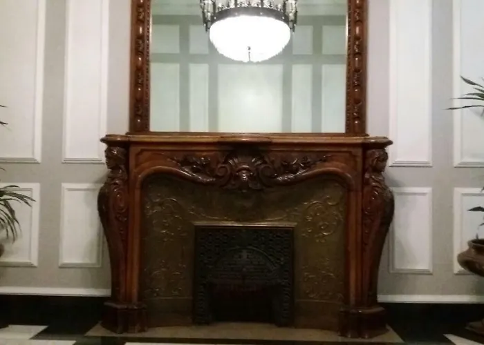 Edificio El Moderno, 1.902 *